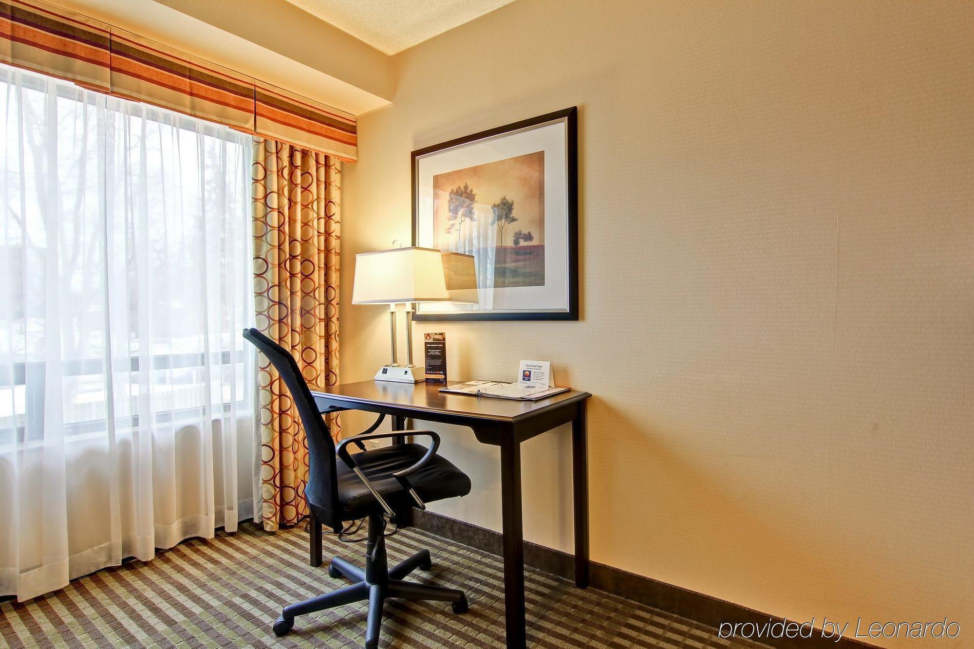 Comfort Inn East Scarborough トロント エクステリア 写真