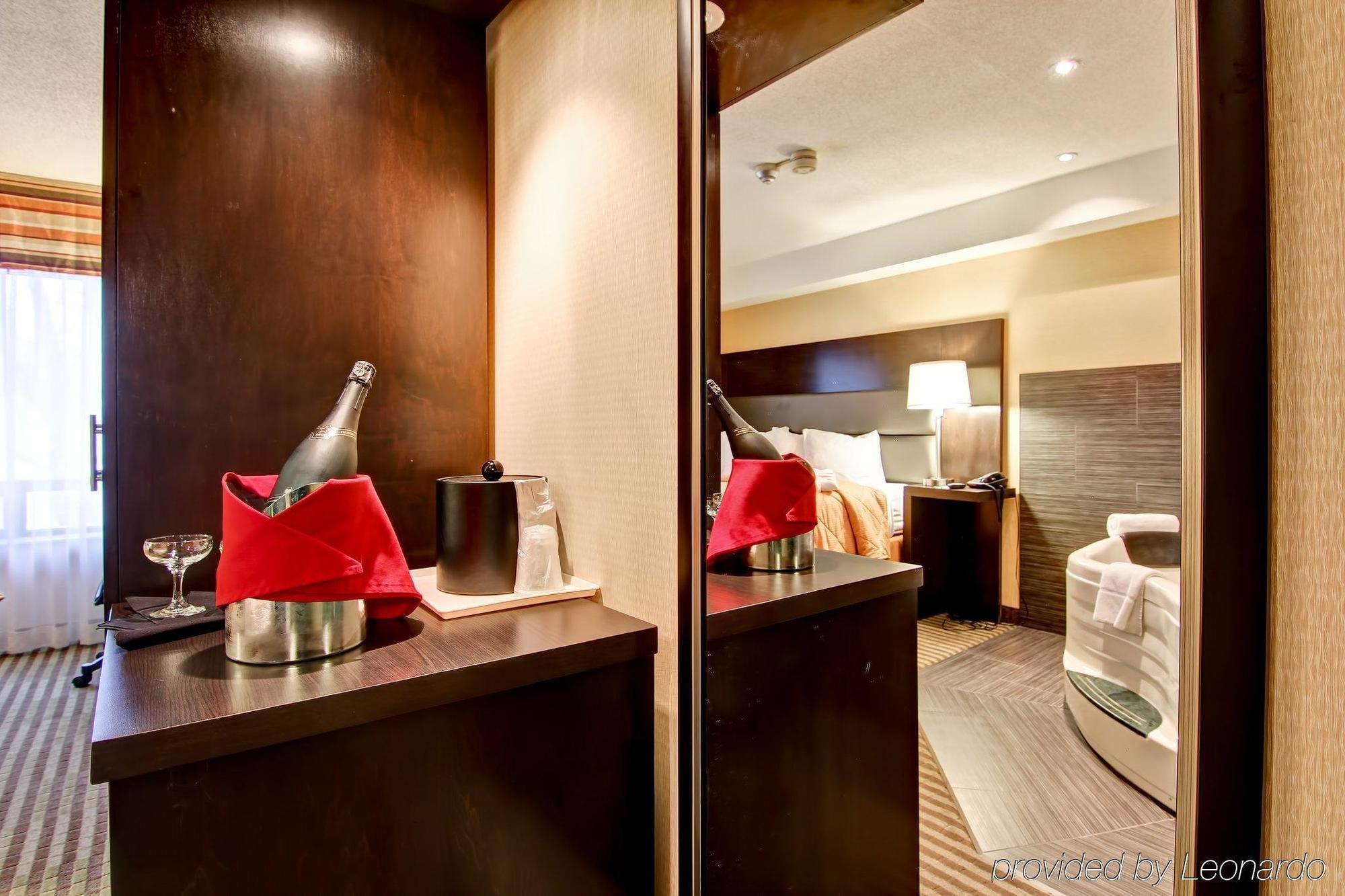 Comfort Inn East Scarborough トロント エクステリア 写真
